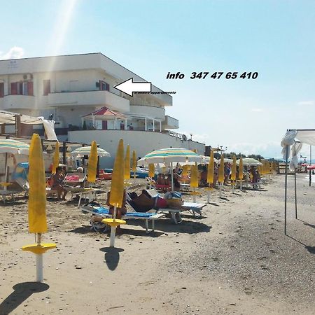 Casa Vacanze Dei Navigatori On The Sea Pontecagnano Exteriör bild