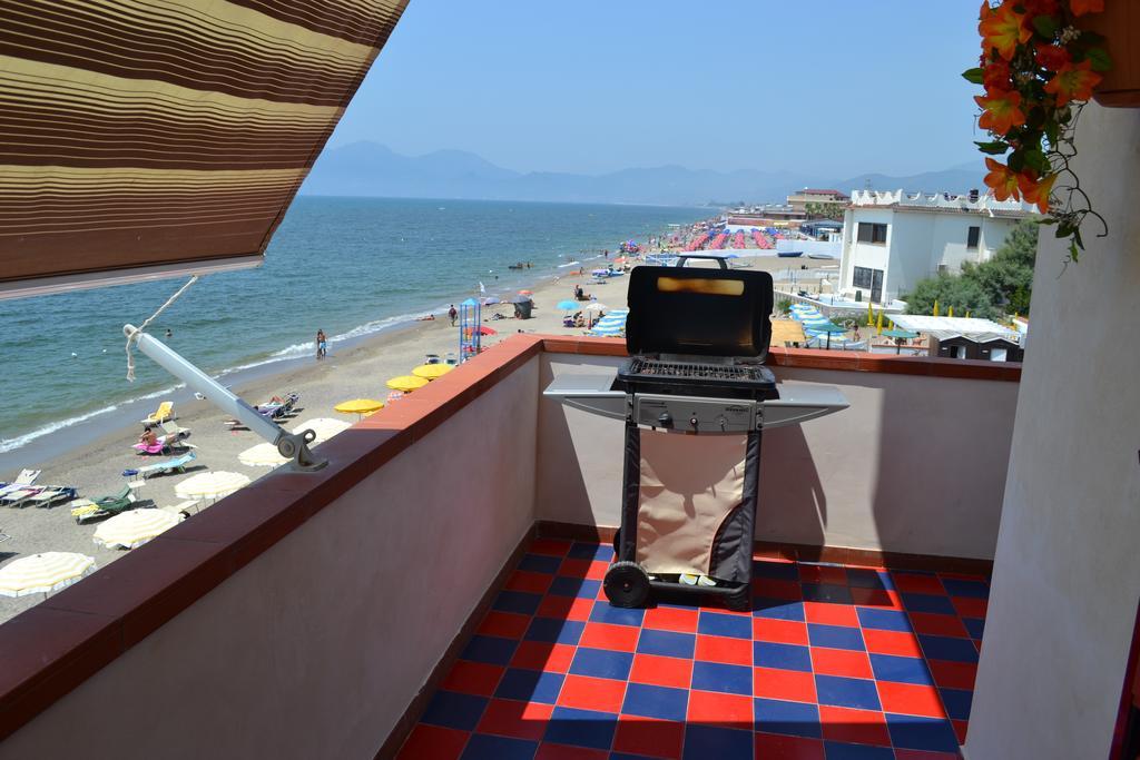 Casa Vacanze Dei Navigatori On The Sea Pontecagnano Exteriör bild