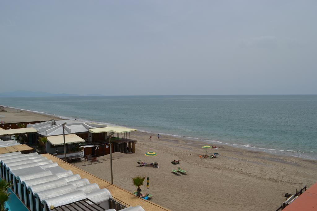 Casa Vacanze Dei Navigatori On The Sea Pontecagnano Exteriör bild