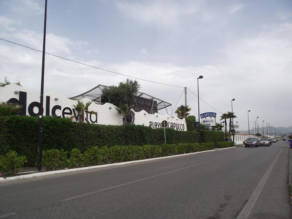 Casa Vacanze Dei Navigatori On The Sea Pontecagnano Exteriör bild